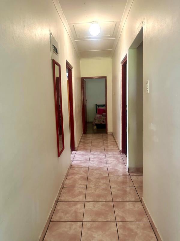 3 Bedroom Property for Sale in Umlazi KwaZulu-Natal