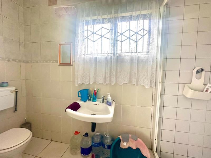 3 Bedroom Property for Sale in Umlazi KwaZulu-Natal