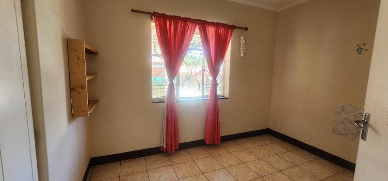 To Let 3 Bedroom Property for Rent in Saiccor Village KwaZulu-Natal