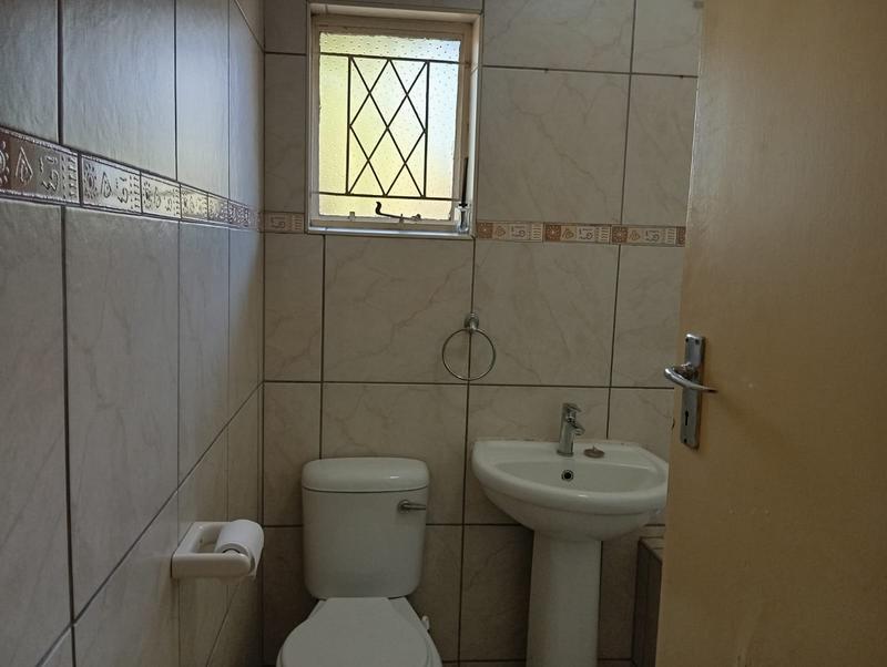 2 Bedroom Property for Sale in Pinetown KwaZulu-Natal