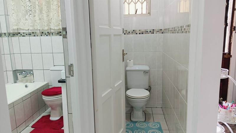 2 Bedroom Property for Sale in Pinetown KwaZulu-Natal