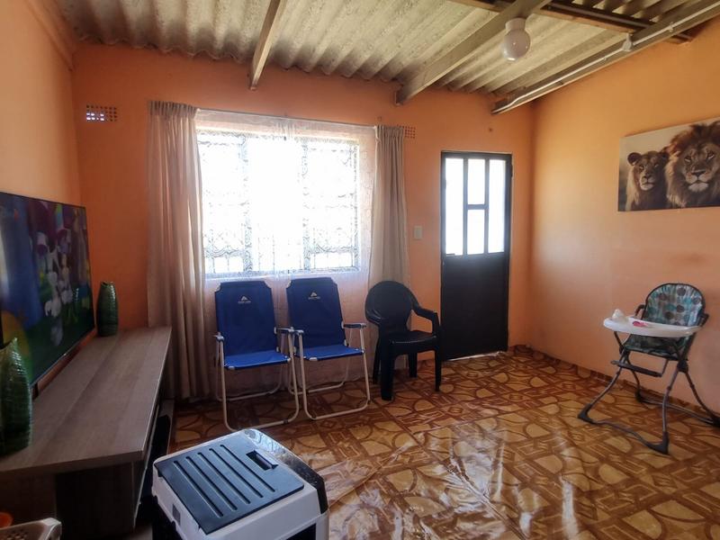 1 Bedroom Property for Sale in Umlazi KwaZulu-Natal