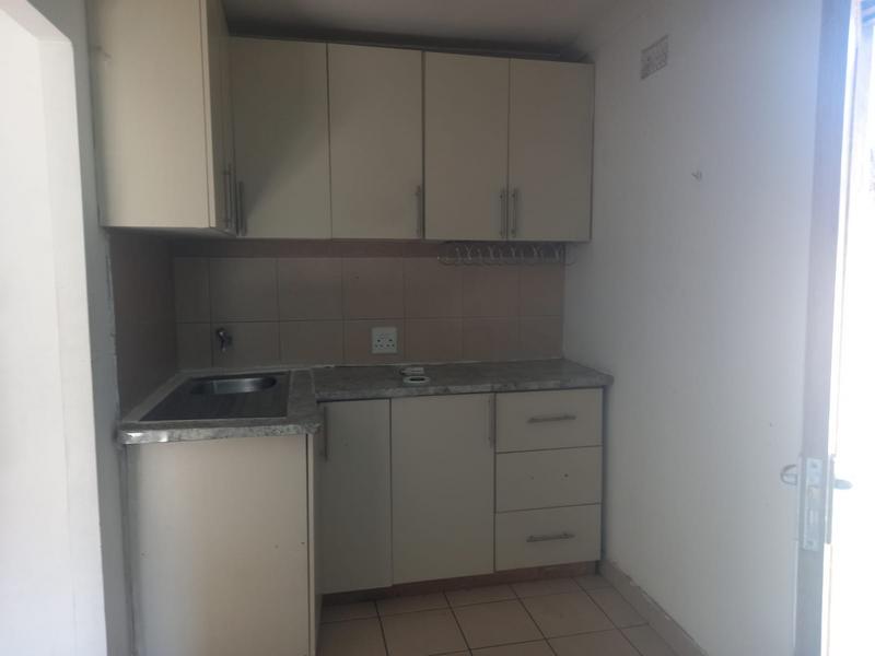 To Let 1 Bedroom Property for Rent in Sea View KwaZulu-Natal