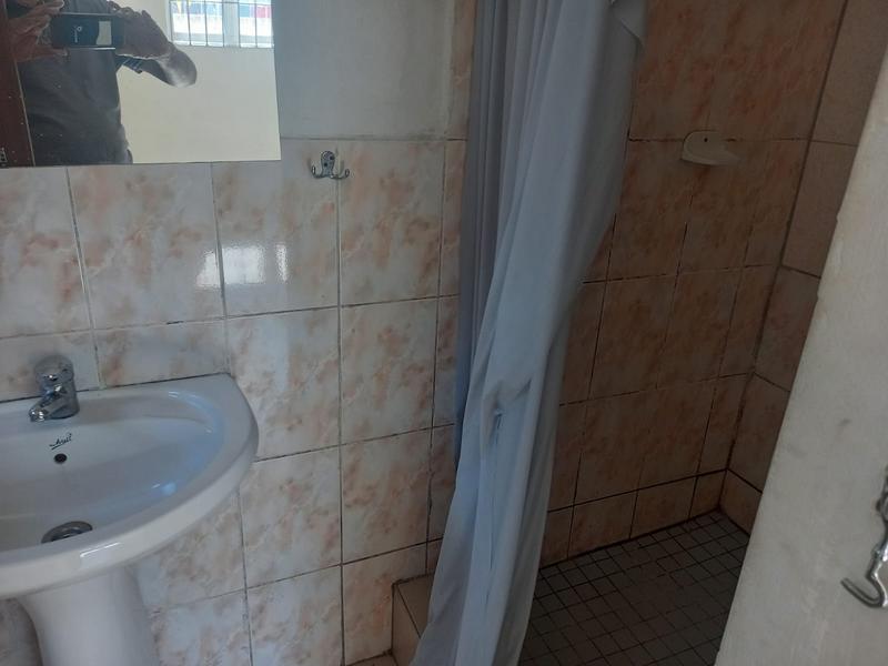 To Let 1 Bedroom Property for Rent in Sea View KwaZulu-Natal