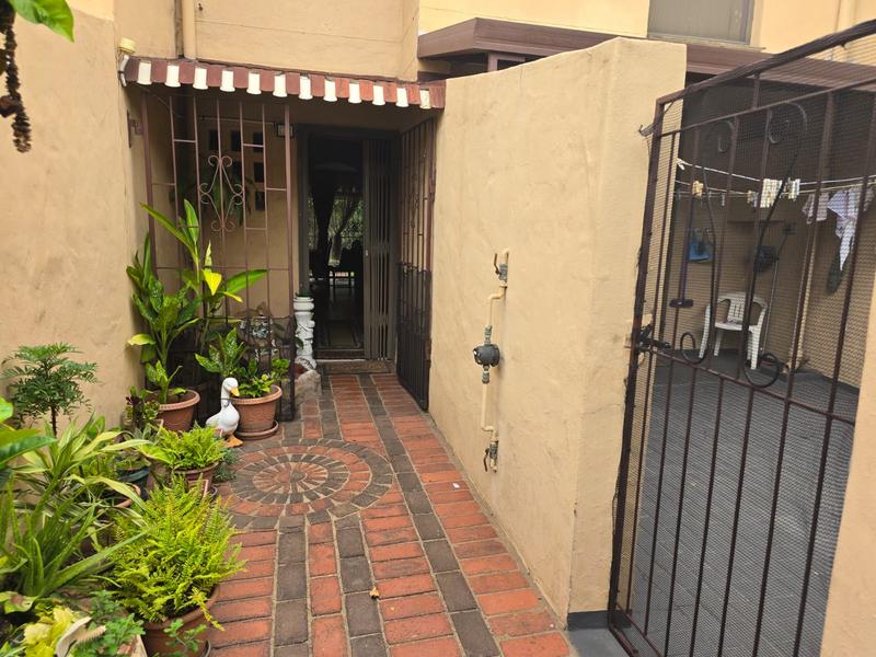 3 Bedroom Property for Sale in Montclair KwaZulu-Natal