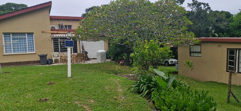 5 Bedroom Property for Sale in Glenmore Beach KwaZulu-Natal