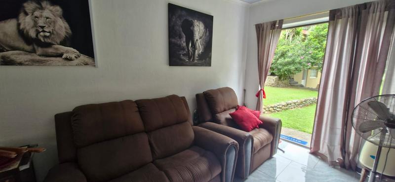 5 Bedroom Property for Sale in Glenmore Beach KwaZulu-Natal