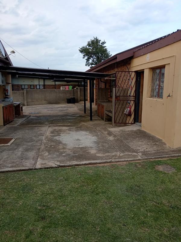 To Let 1 Bedroom Property for Rent in Glencoe KwaZulu-Natal