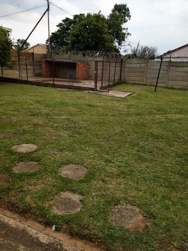 To Let 1 Bedroom Property for Rent in Glencoe KwaZulu-Natal