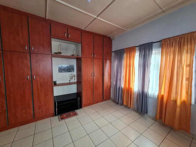 3 Bedroom Property for Sale in Queensburgh KwaZulu-Natal