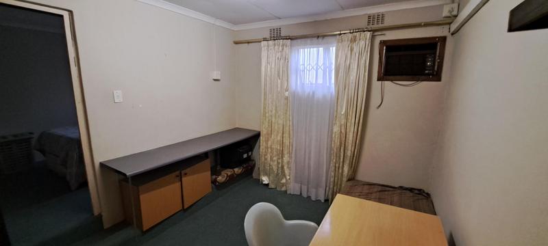 To Let 3 Bedroom Property for Rent in Sherwood KwaZulu-Natal