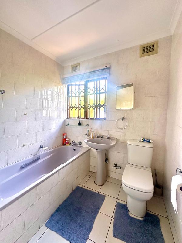 2 Bedroom Property for Sale in Montclair KwaZulu-Natal