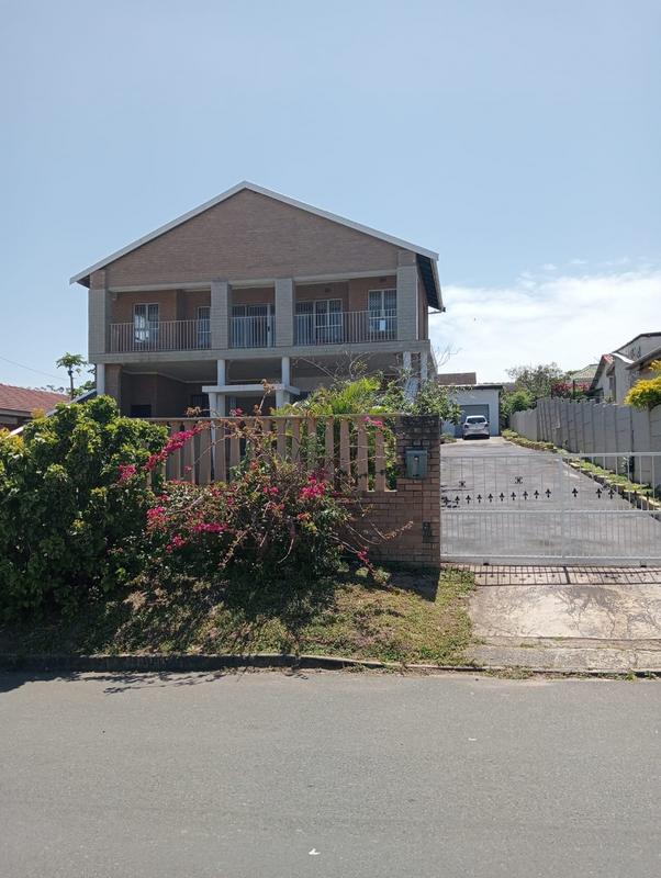 8 Bedroom Property for Sale in Park Rynie KwaZulu-Natal