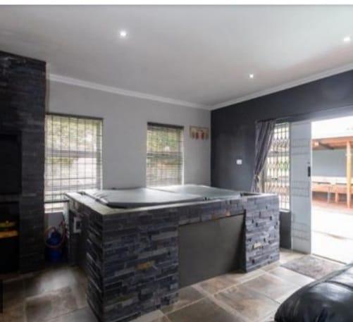 4 Bedroom Property for Sale in The Wolds KwaZulu-Natal