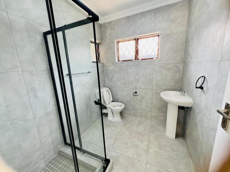 5 Bedroom Property for Sale in Grayleigh KwaZulu-Natal