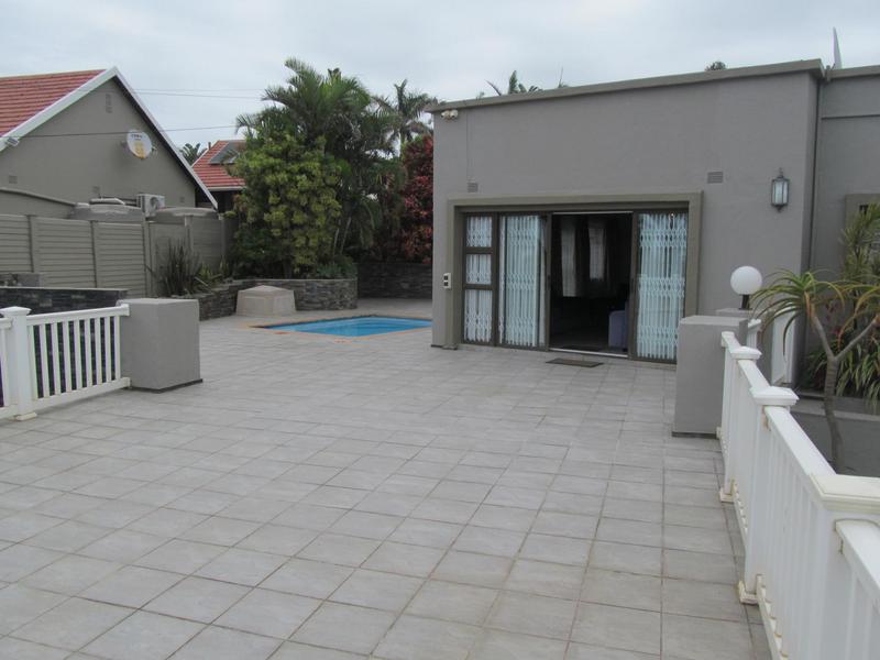 5 Bedroom Property for Sale in Uvongo KwaZulu-Natal