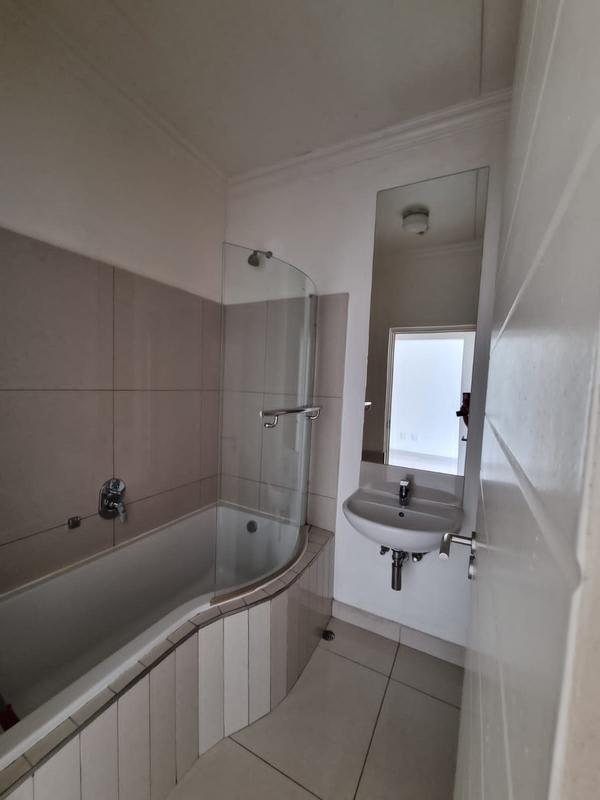 To Let 2 Bedroom Property for Rent in Umhlanga Ridge KwaZulu-Natal