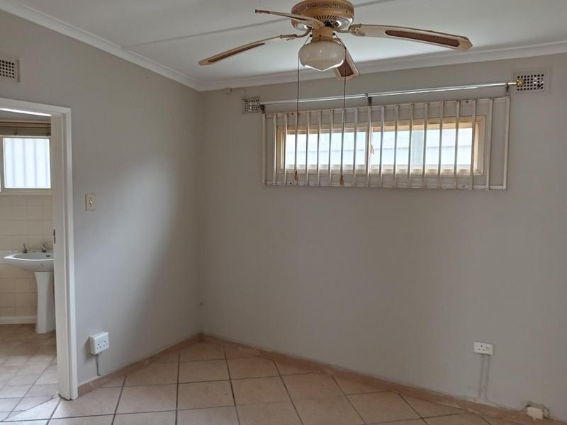 2 Bedroom Property for Sale in Scottburgh KwaZulu-Natal