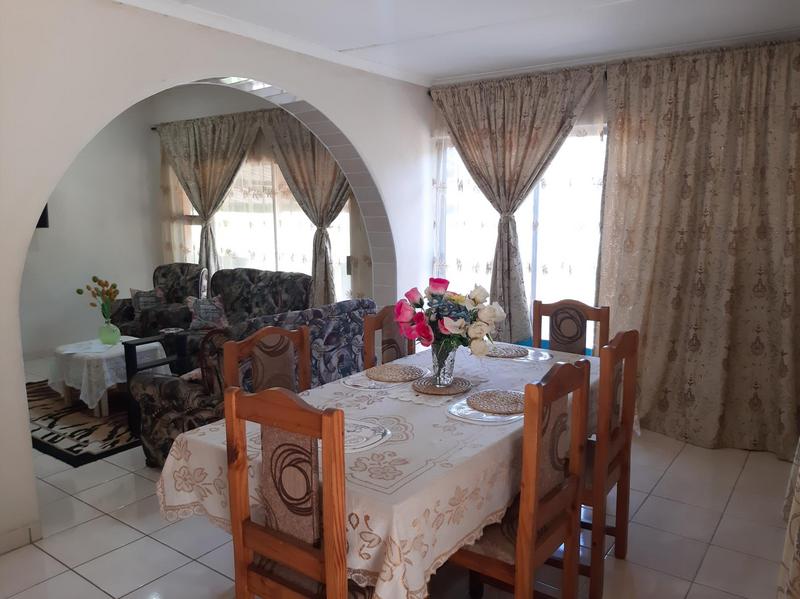 3 Bedroom Property for Sale in Umzinto KwaZulu-Natal