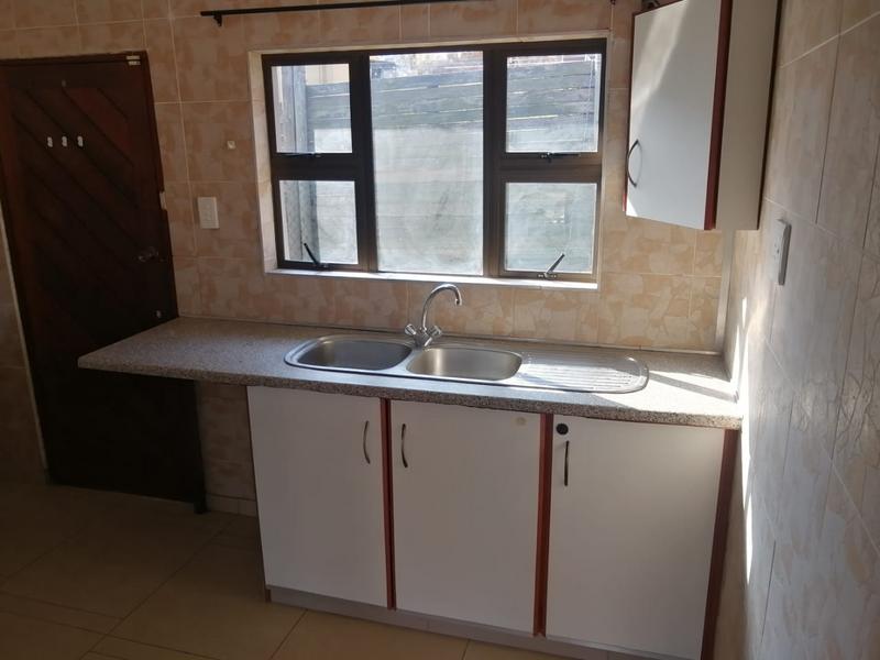 To Let 2 Bedroom Property for Rent in Bluff KwaZulu-Natal