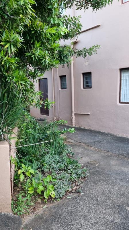 To Let 2 Bedroom Property for Rent in Port Edward KwaZulu-Natal