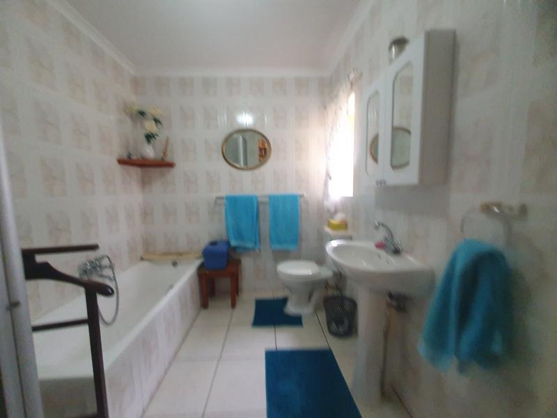 3 Bedroom Property for Sale in Umtentweni KwaZulu-Natal