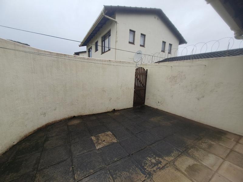 2 Bedroom Property for Sale in Umtentweni KwaZulu-Natal