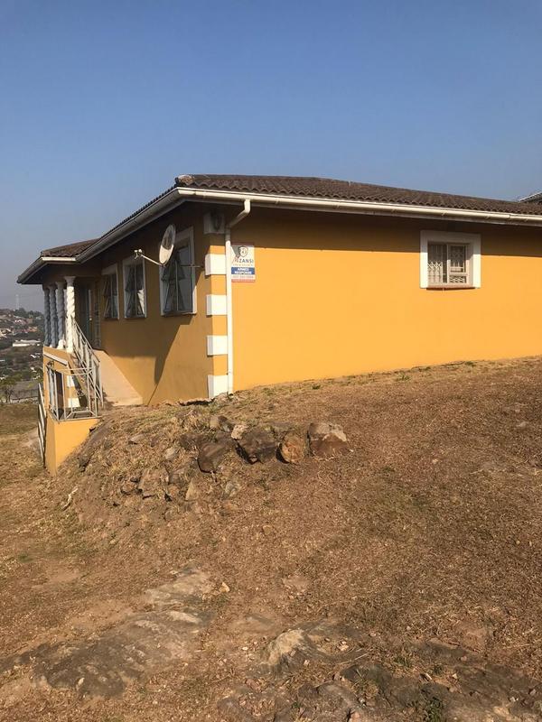 To Let 4 Bedroom Property for Rent in Avoca KwaZulu-Natal