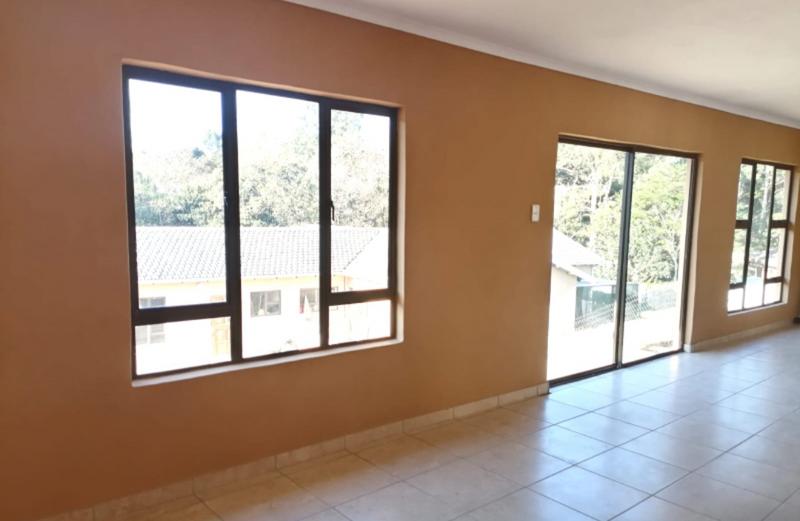 To Let 1 Bedroom Property for Rent in Crestview KwaZulu-Natal