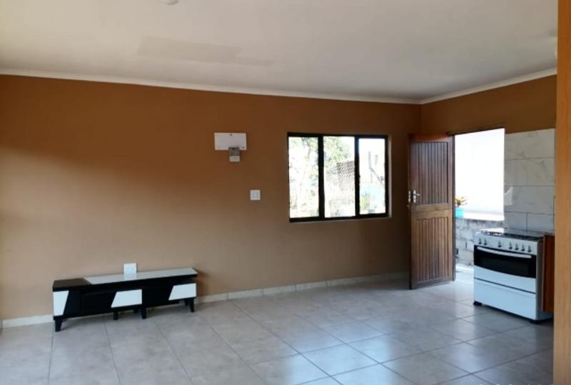 To Let 1 Bedroom Property for Rent in Crestview KwaZulu-Natal