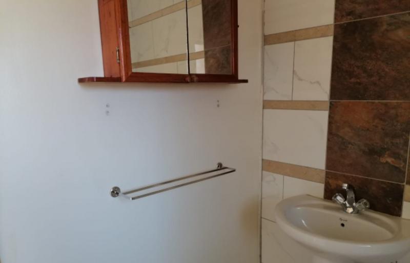 To Let 1 Bedroom Property for Rent in Crestview KwaZulu-Natal