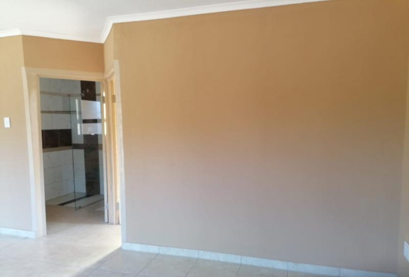 To Let 1 Bedroom Property for Rent in Crestview KwaZulu-Natal