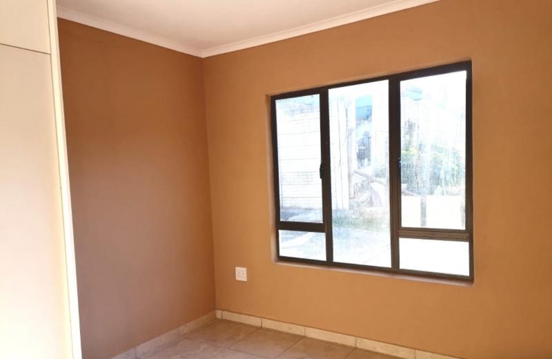 To Let 1 Bedroom Property for Rent in Crestview KwaZulu-Natal