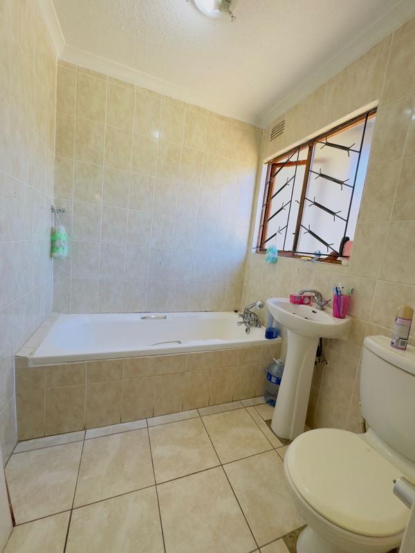 3 Bedroom Property for Sale in Kwamashu KwaZulu-Natal