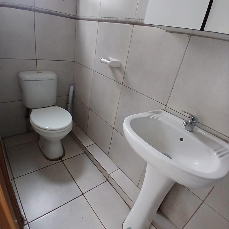 To Let 1 Bedroom Property for Rent in Montclair KwaZulu-Natal