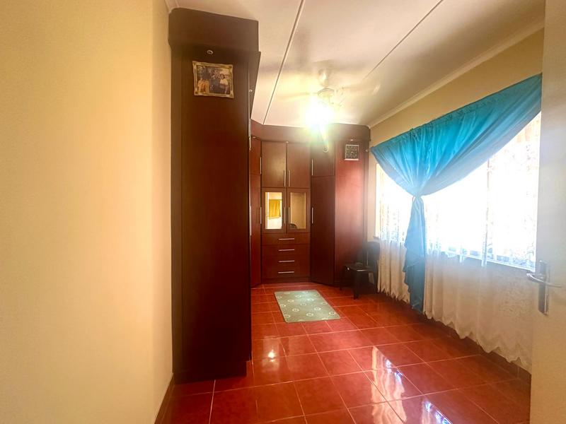 4 Bedroom Property for Sale in Yellowwood Park KwaZulu-Natal