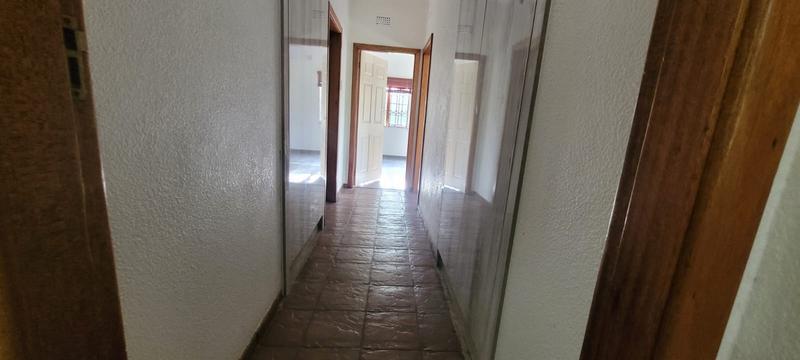 To Let 4 Bedroom Property for Rent in Umkomaas KwaZulu-Natal