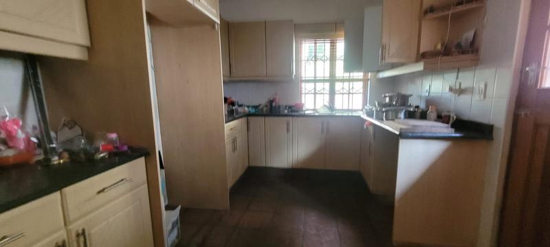 To Let 4 Bedroom Property for Rent in Umkomaas KwaZulu-Natal