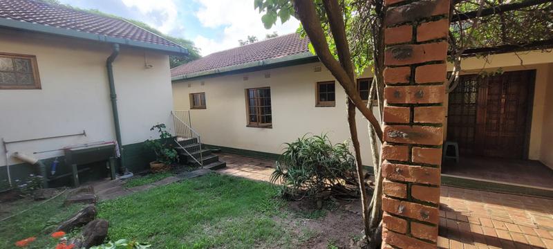 To Let 4 Bedroom Property for Rent in Umkomaas KwaZulu-Natal