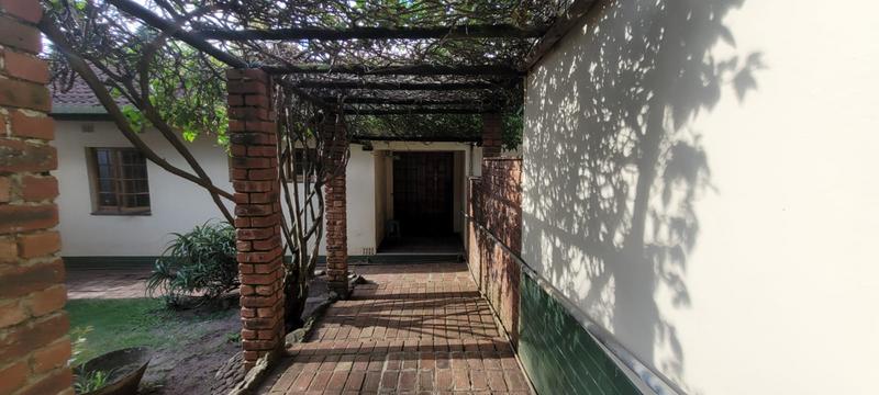 To Let 4 Bedroom Property for Rent in Umkomaas KwaZulu-Natal