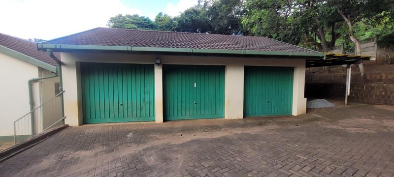 To Let 4 Bedroom Property for Rent in Umkomaas KwaZulu-Natal