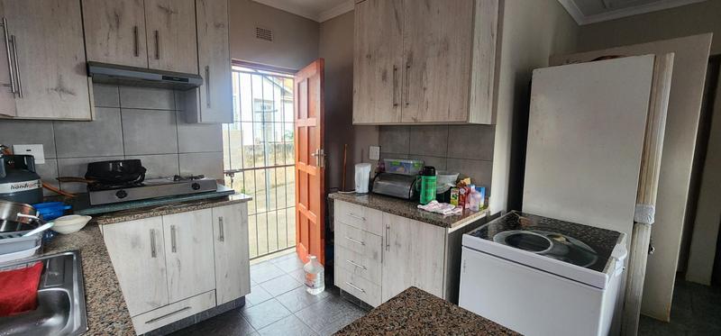 To Let 2 Bedroom Property for Rent in Sunpark KwaZulu-Natal