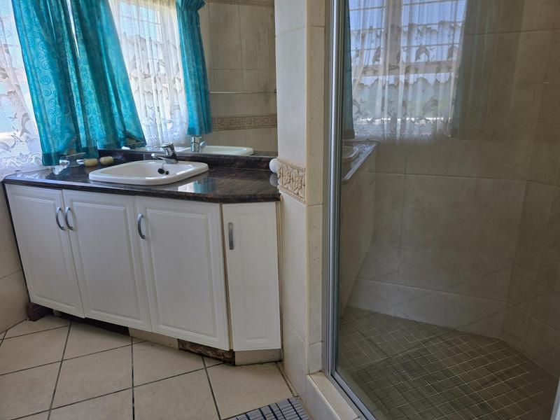 2 Bedroom Property for Sale in Winklespruit KwaZulu-Natal