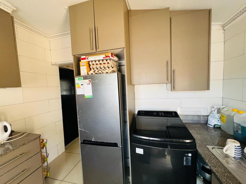 2 Bedroom Property for Sale in Umlazi KwaZulu-Natal