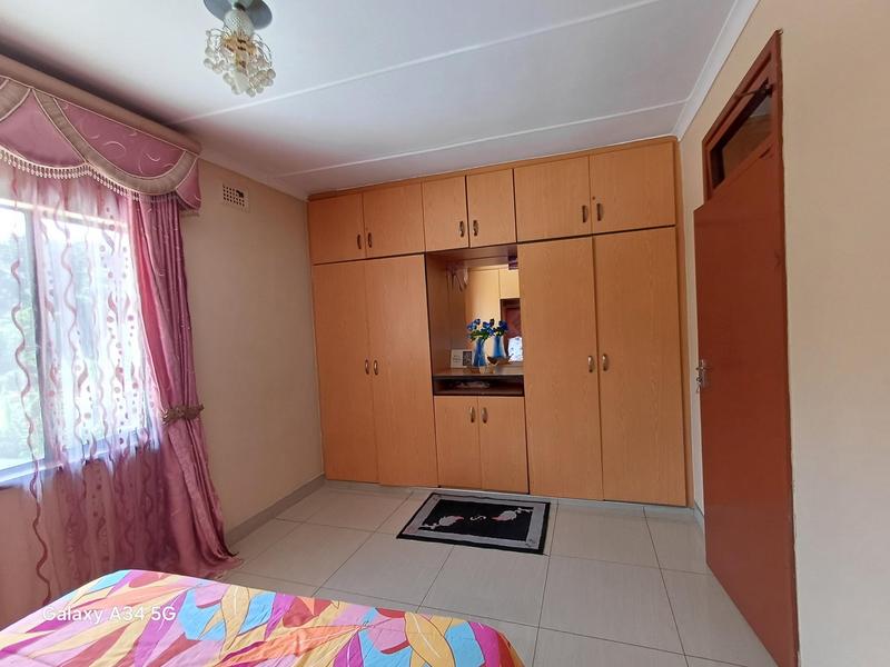 8 Bedroom Property for Sale in Reservoir Hills KwaZulu-Natal