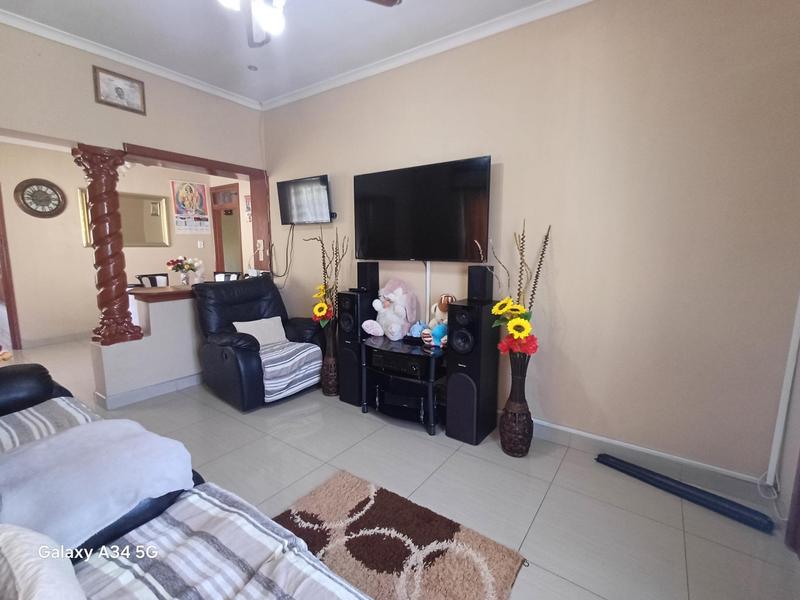 8 Bedroom Property for Sale in Reservoir Hills KwaZulu-Natal