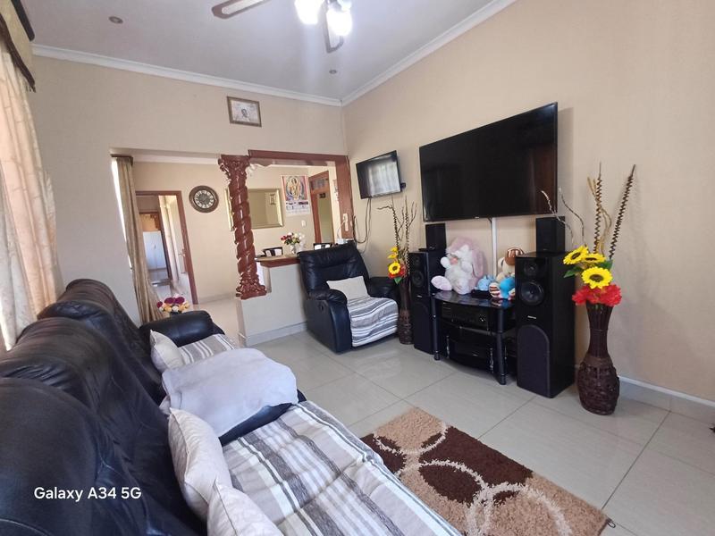 8 Bedroom Property for Sale in Reservoir Hills KwaZulu-Natal