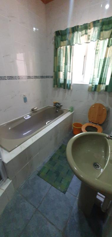 To Let 3 Bedroom Property for Rent in Umkomaas KwaZulu-Natal