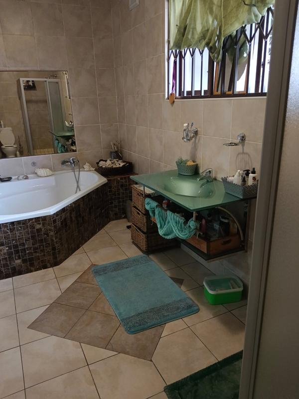 3 Bedroom Property for Sale in Umkomaas KwaZulu-Natal