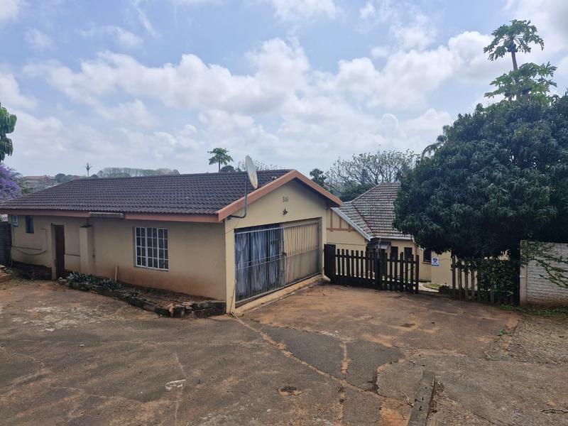 7 Bedroom Property for Sale in Sea View KwaZulu-Natal